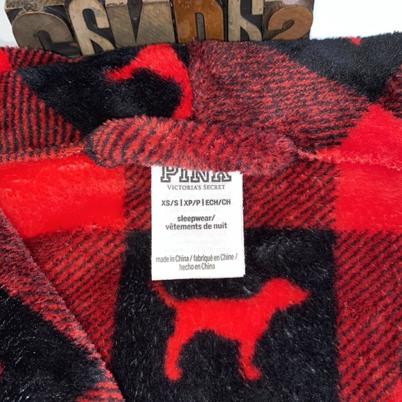 🐕‍🦺PINK VICTORIA’S SECRET Buffalo Check Velour Robe - Picture 5 of 8